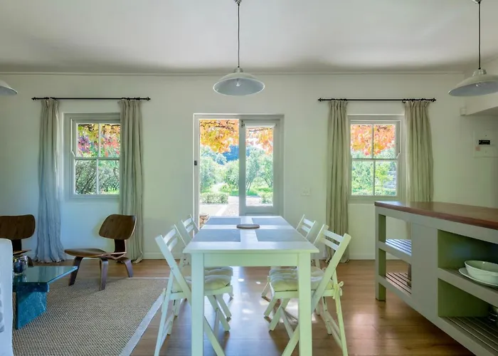 La Chataigne Wines & Guest Cottages